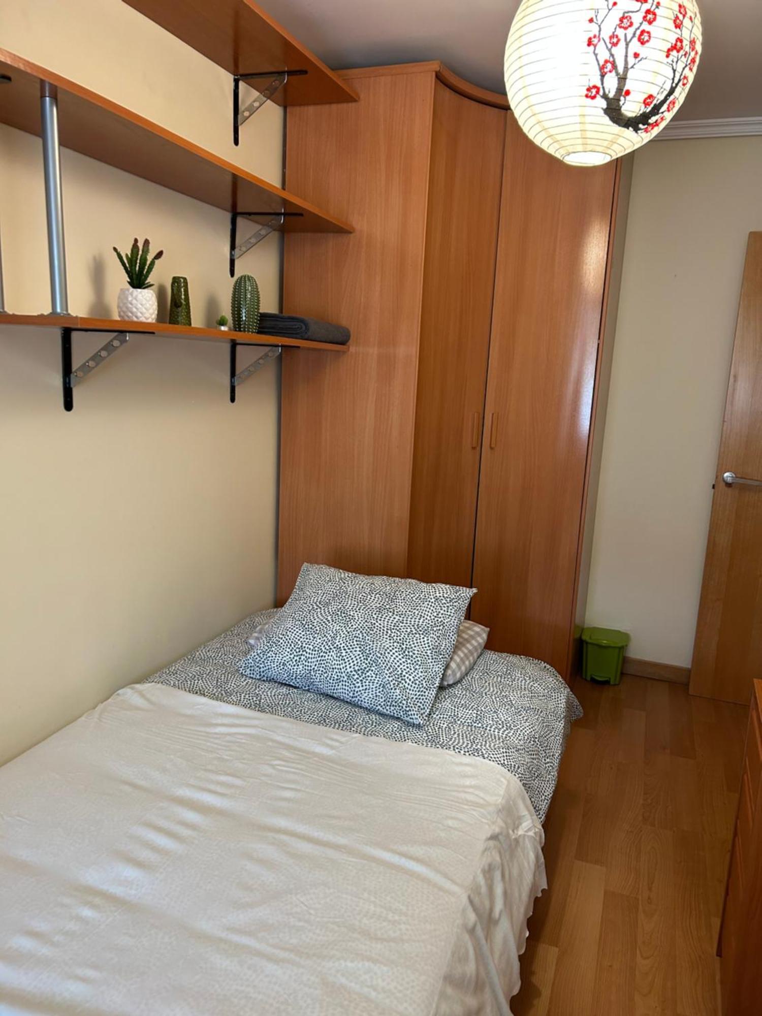 Comoda Habitacion Individual Мадрид Екстериор снимка